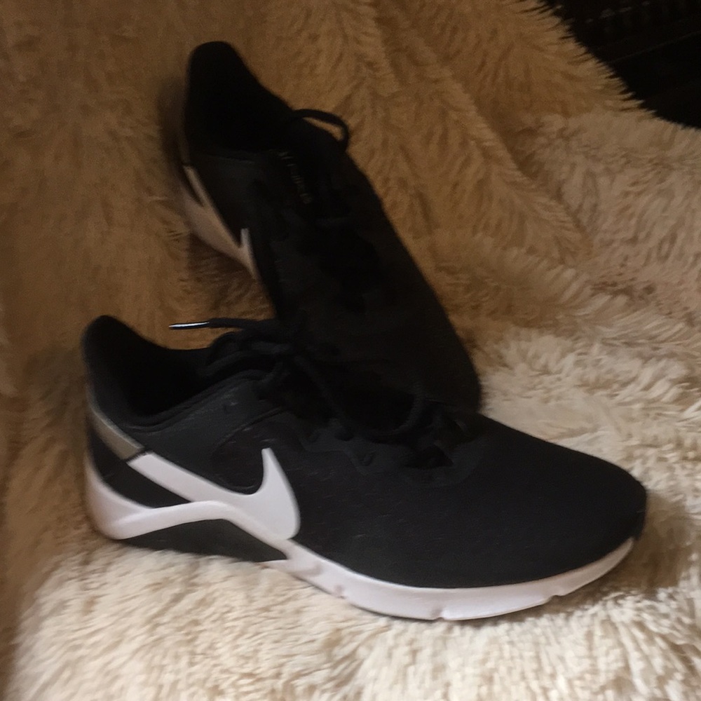 Men’s 8.5 nikes (run small- fits like women’s 9)